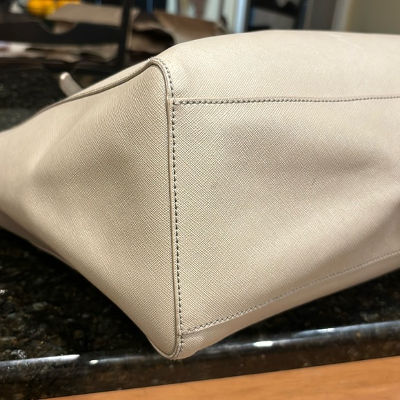 Tory Burch York Buckle Saffiano Leather Large Tote with COA - Picture 5 of 16